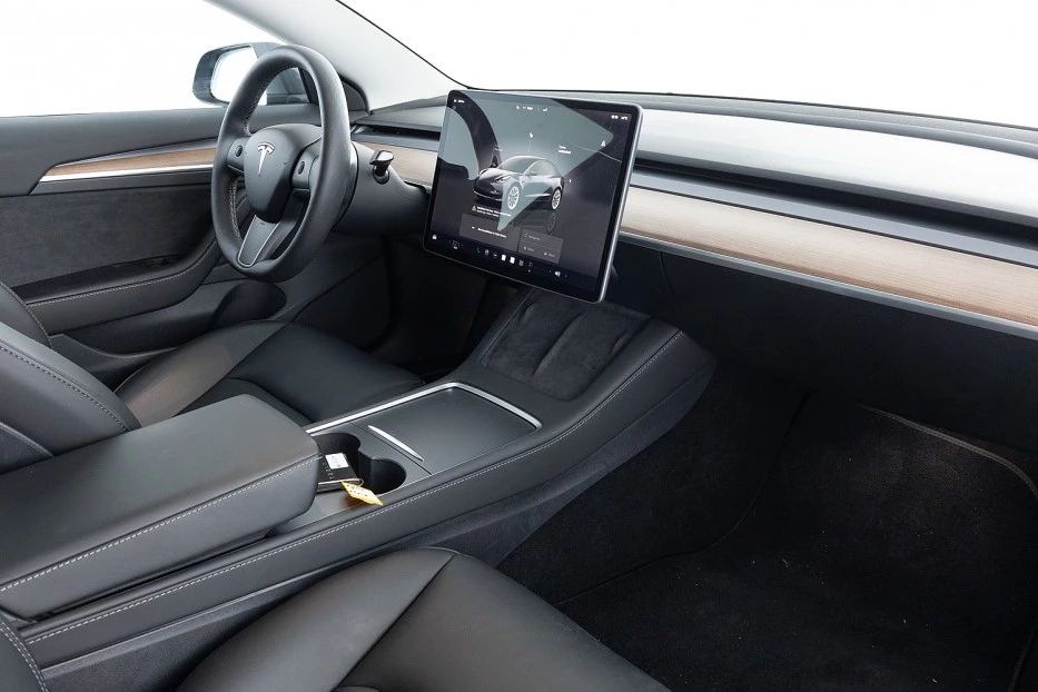 Tesla Model 3 – foto 11
