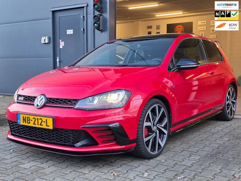 Volkswagen Golf 2.0 TSI GTI Clubsport / 360PK / NAP / UNIEK !! / NWE TURBO / NWE BEURT / PANO / DYNAUDIO / CAMERA / CARPLAY / '19!