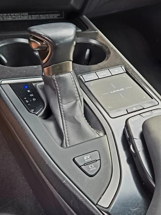 Lexus UX – thumbnail 30