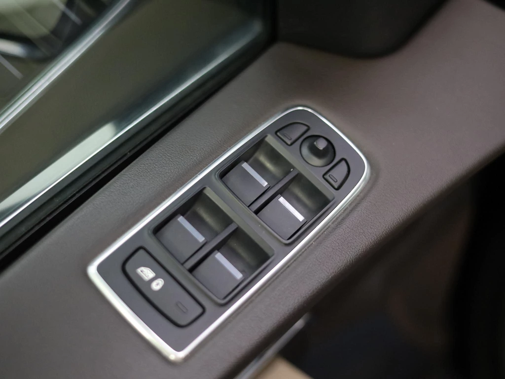 Jaguar F-PACE – foto 21
