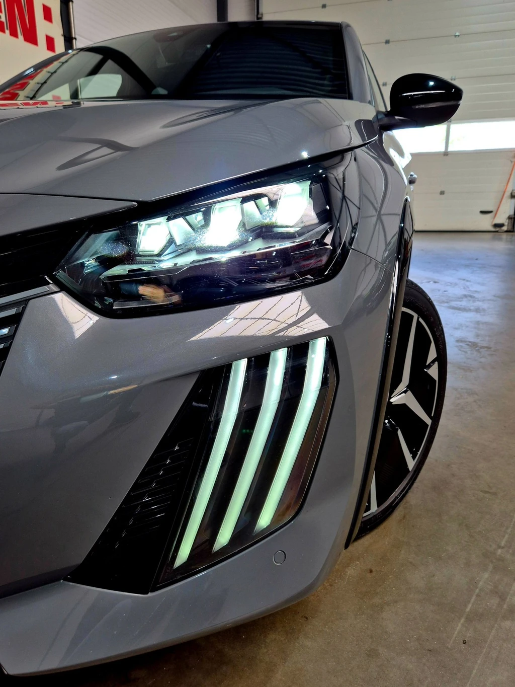 Peugeot 208 – foto 2