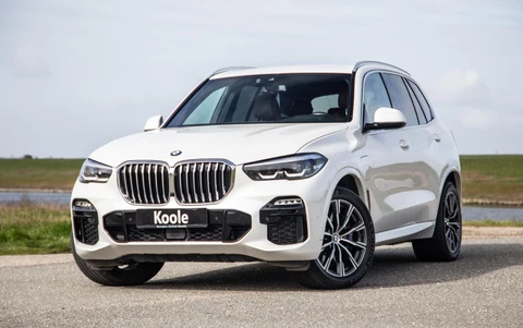 BMW X5 xDrive45e High Executive M PAKKET / BRUIN LEER / DIAMAND POOK / STOEL VERWARMING / CAMERA