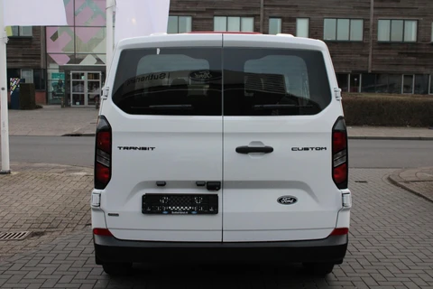 Ford Transit Custom 340 2.5 PHEV L2H1 Trend 233pk | Kombi | Prijs is incl. BTW incl. BPM | 9- PERSOONS | Excl. BTW incl. BPM kost deze Custom 50.523,- | Privacy Glass | AGR Stoel | Navigatie