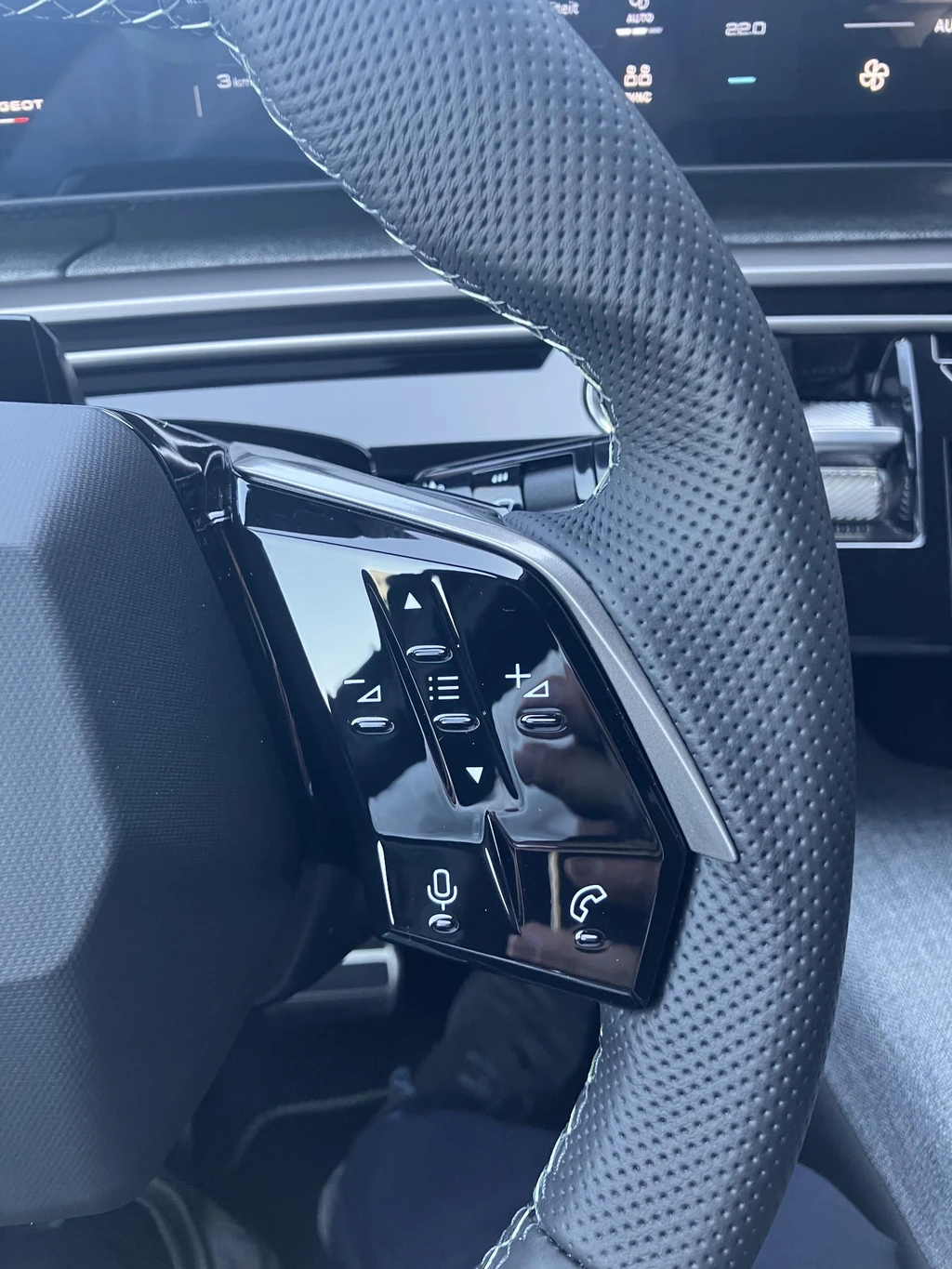 Peugeot e-3008 – foto 18
