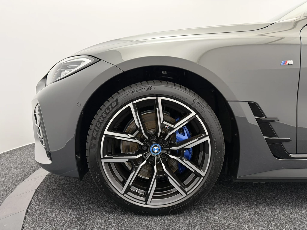 BMW i4 – foto 10