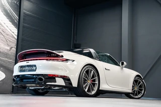 Porsche 911 – thumbnail 9