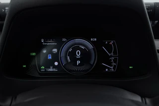 Lexus UX – thumbnail 22