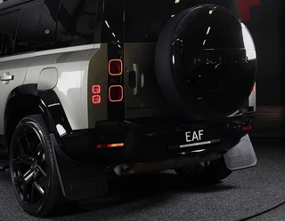 Land Rover Defender – thumbnail 6