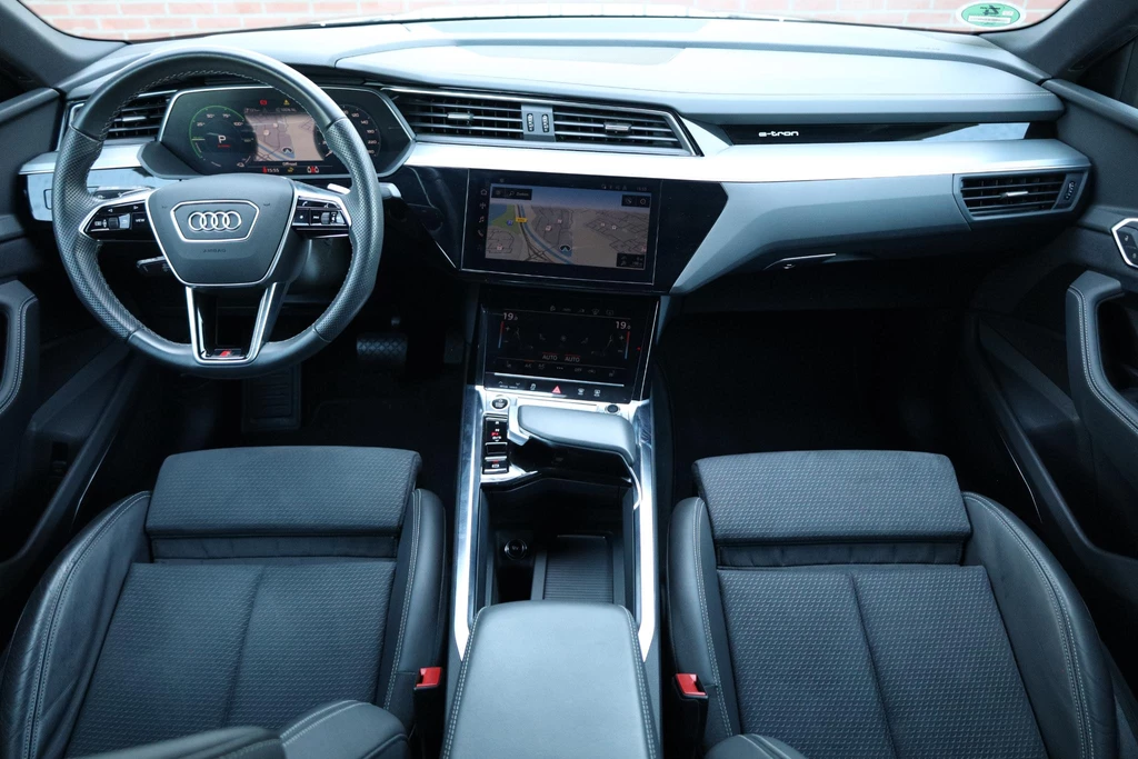 Audi e-tron – foto 12
