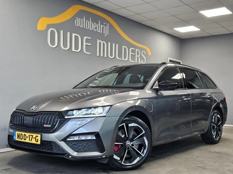 Skoda Octavia Combi 1.4 TSI iV RS 245PK | Head-up | Memoryseats | Camera | Stoelverwarming v+a | Adaptive cruise |