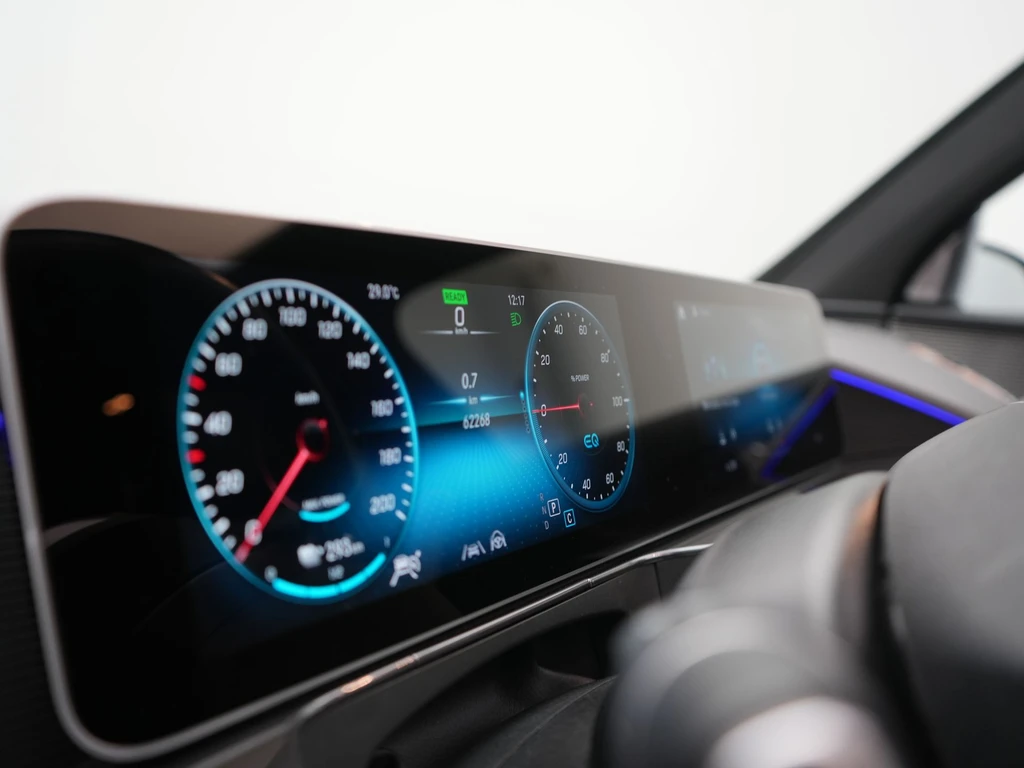 Mercedes-Benz EQC – foto 36