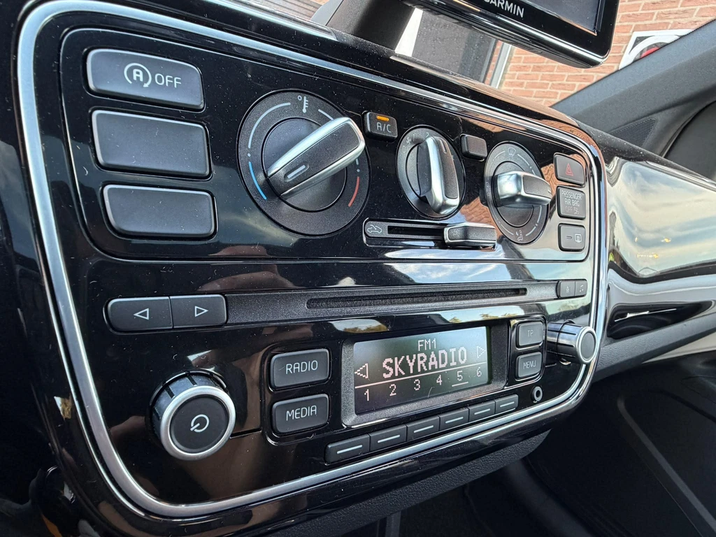 Volkswagen up! – foto 32