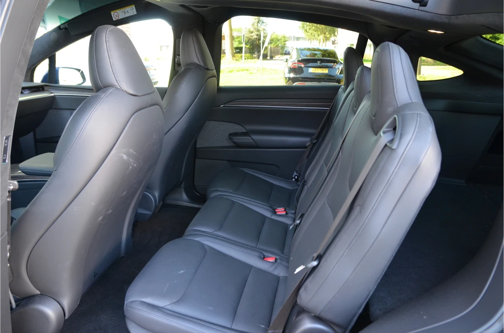 Tesla Model X – foto 15