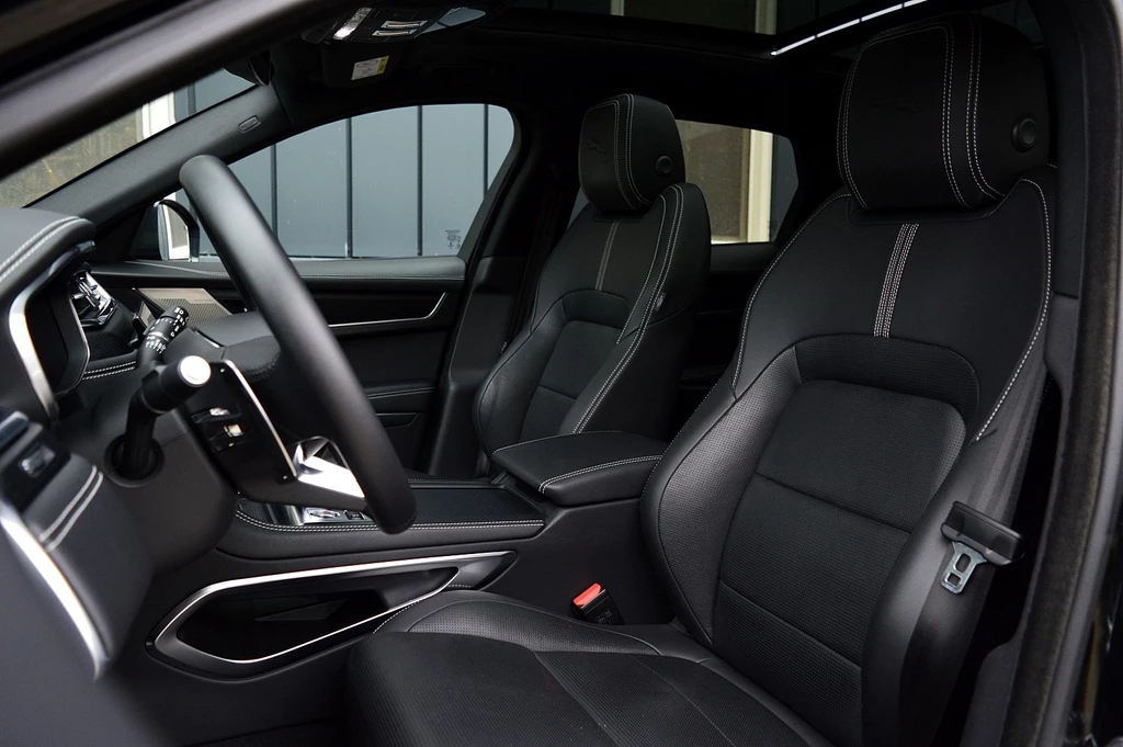 Jaguar F-PACE – foto 15