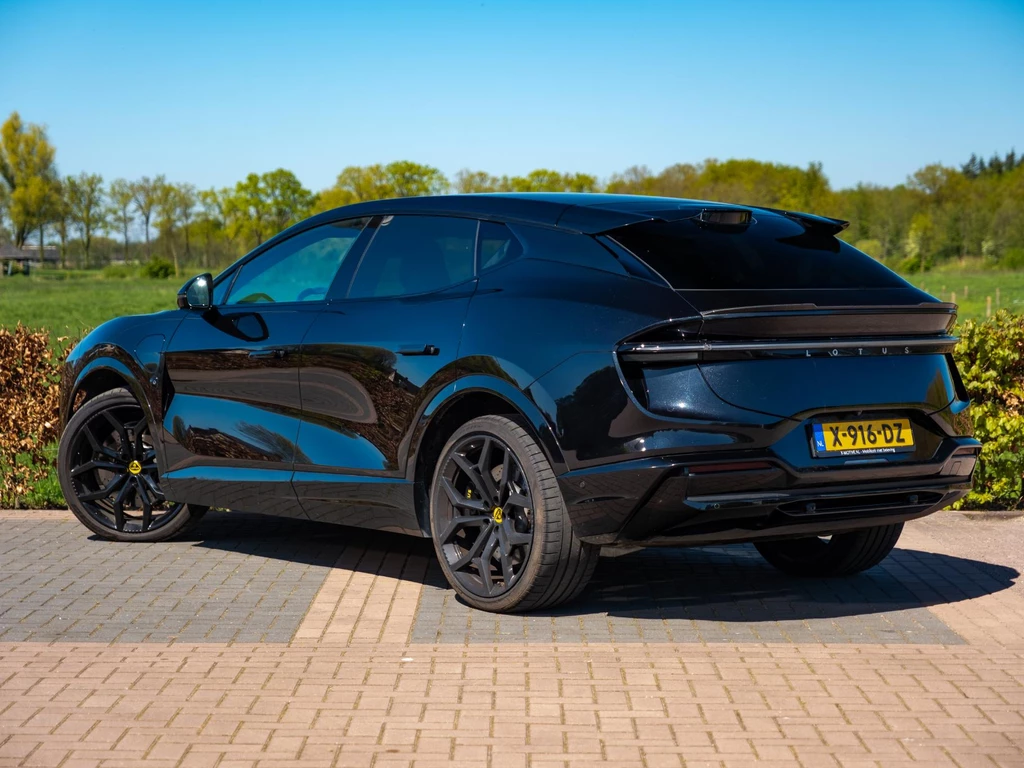 Lotus Eletre – foto 6