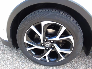 Toyota C-HR – thumbnail 11
