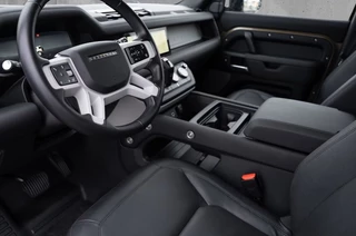 Land Rover Defender – thumbnail 5