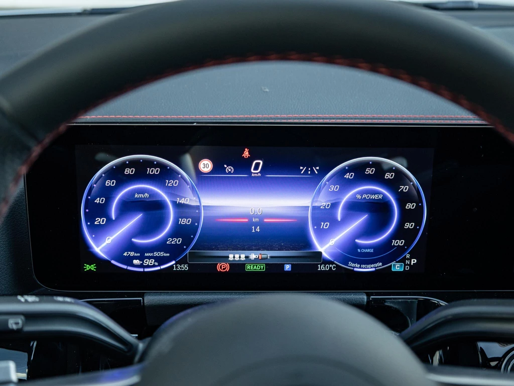 Mercedes-Benz EQA – foto 15