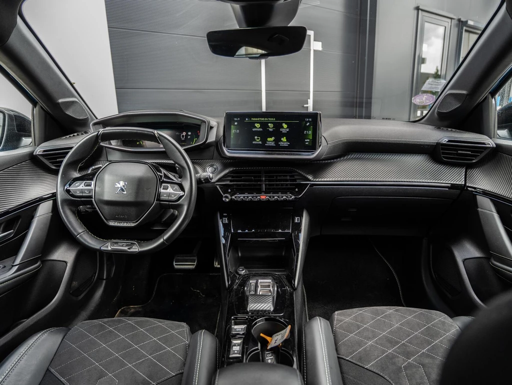 Peugeot 208 – foto 9