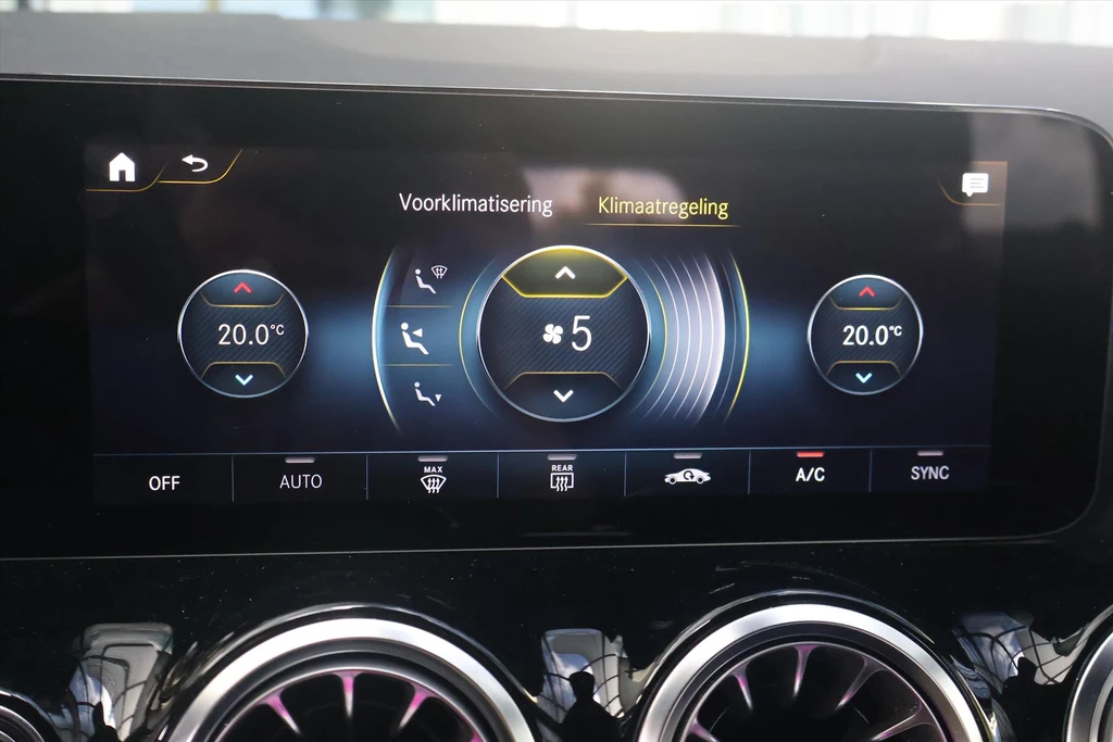 Mercedes-Benz EQA – foto 16