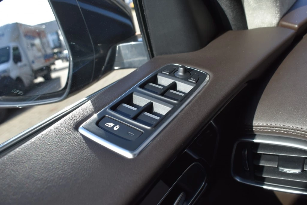 Jaguar F-PACE – foto 12