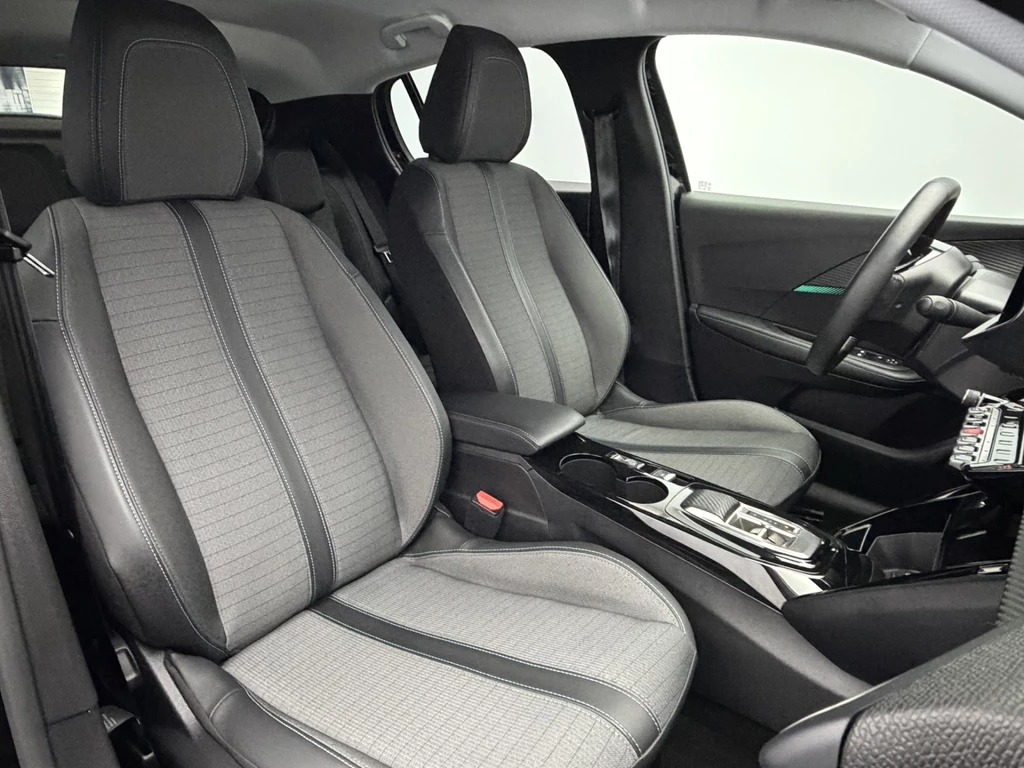 Peugeot e-208 – foto 24