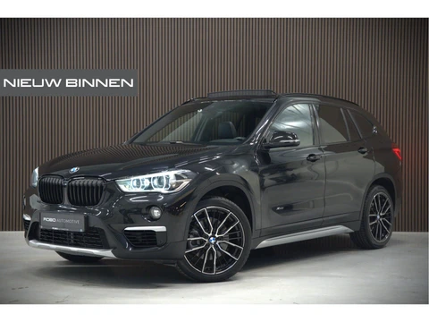 BMW X1 xDrive20i High Executive | Panoramadak | Head-Up Display | Stoelverwarming | HIFI | Camera | Leer | Trekhaak | Cruise Control | LED | Navigatie | NAP | Dealer Onderhouden | Automaat | Parkeersensoren | Climate Contro