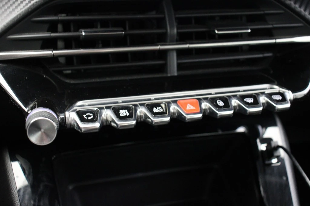 Peugeot 208 – foto 30