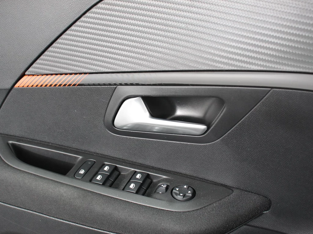 Peugeot 208 – foto 12