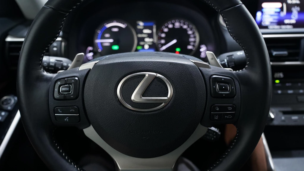 Lexus IS – foto 19