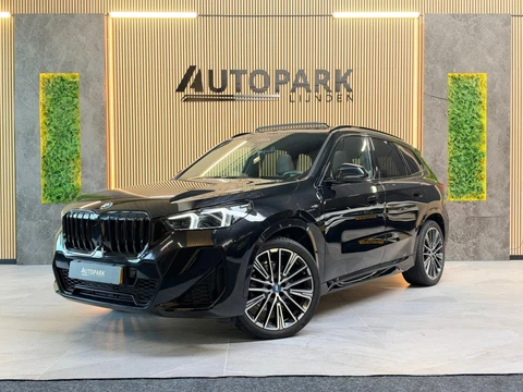 BMW X1 XDrive25e |M-Sport|PANO|HuD|H&K|MASSAGE|360 CAMERA|KEYLESS|21 INCH|PLUG IN HYBRIDE|SFEERVERLICHTING|DEALER ONDERHOUDEN|VOL!