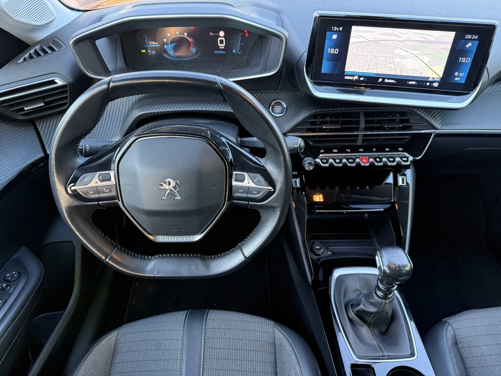 Peugeot 208 – foto 16