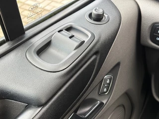 Ford Transit Custom – thumbnail 38