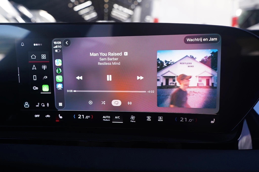 Audi Q6 e-tron – foto 48