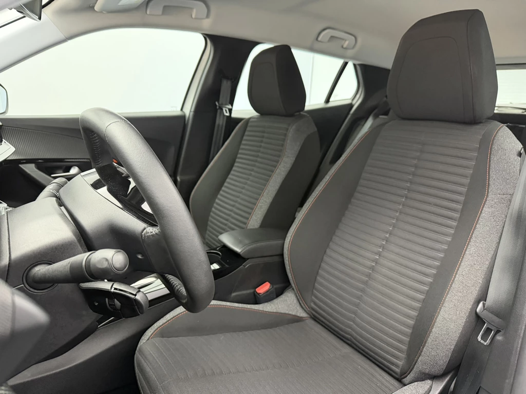 Peugeot e-2008 – foto 12