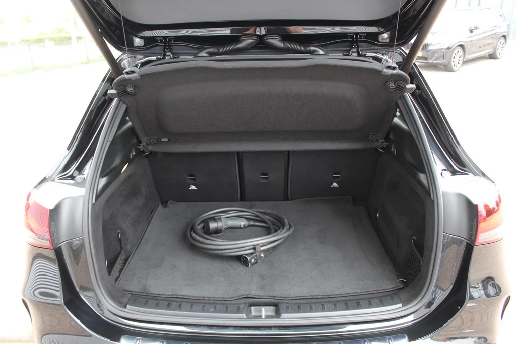 Mercedes-Benz EQA – foto 20
