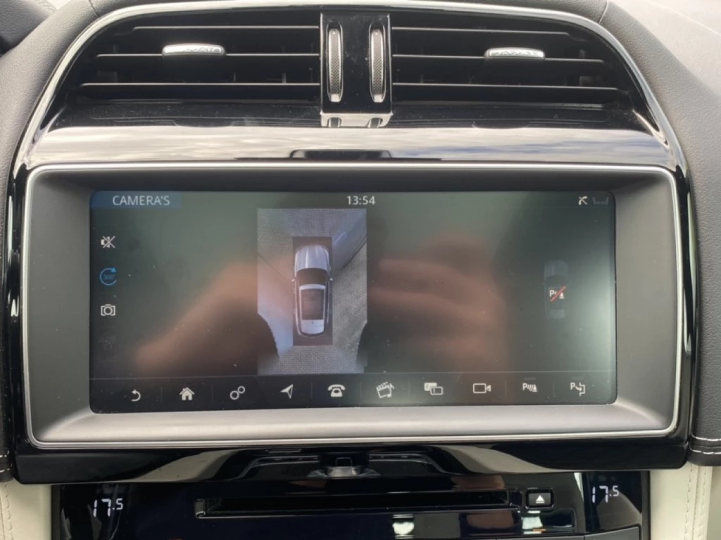 Jaguar F-PACE – foto 25