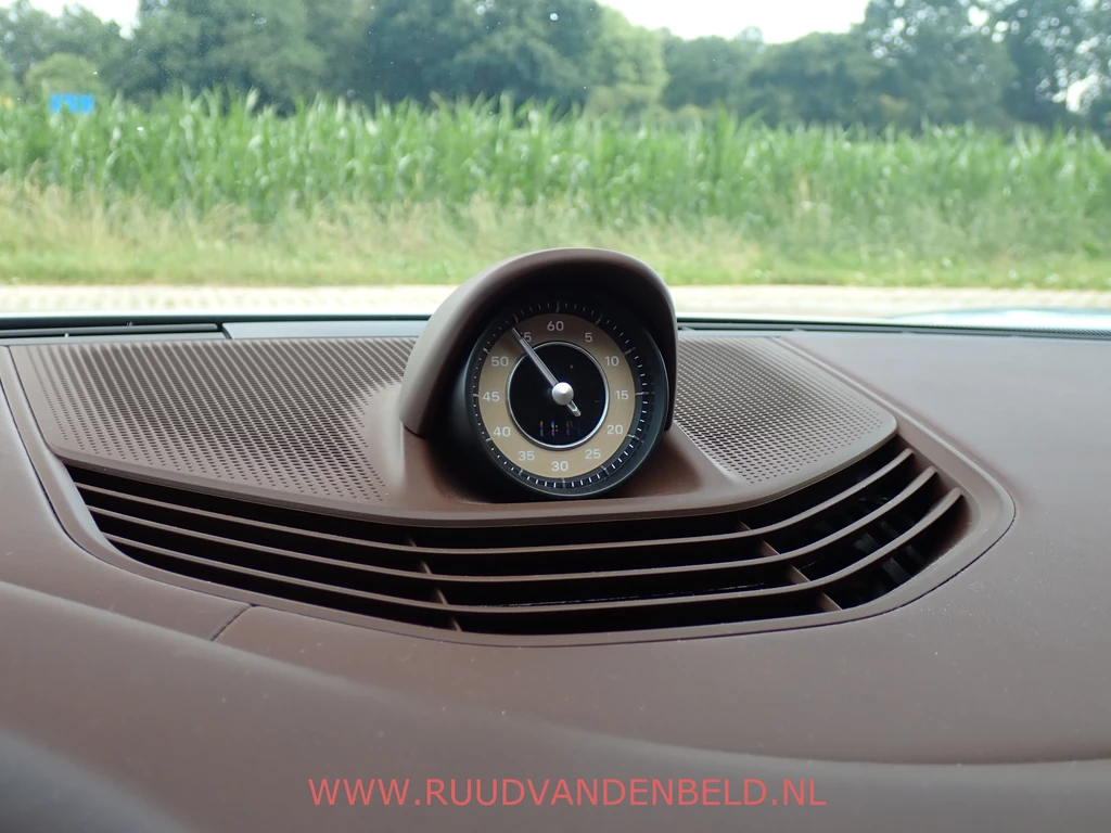 Porsche Taycan – foto 16