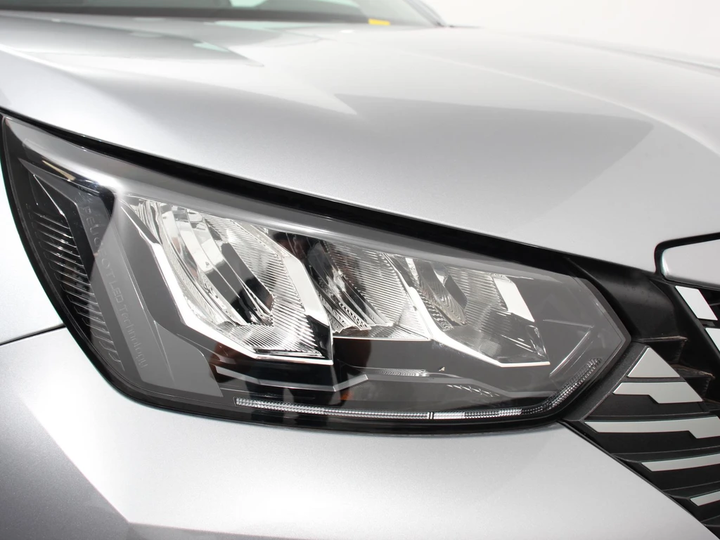 Peugeot e-2008 – foto 11