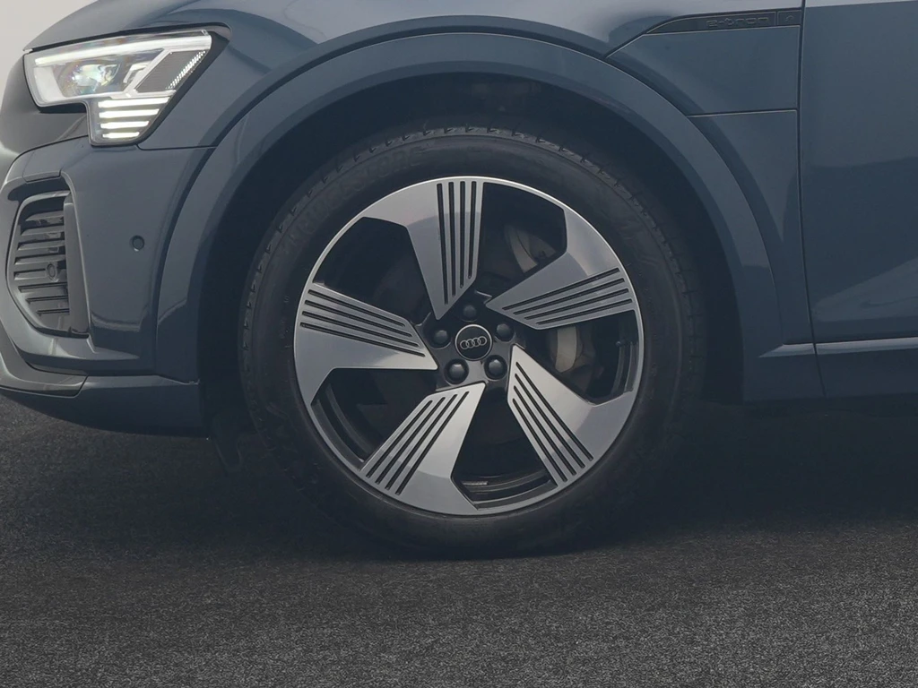 Audi Q8 Sportback e-tron – foto 38