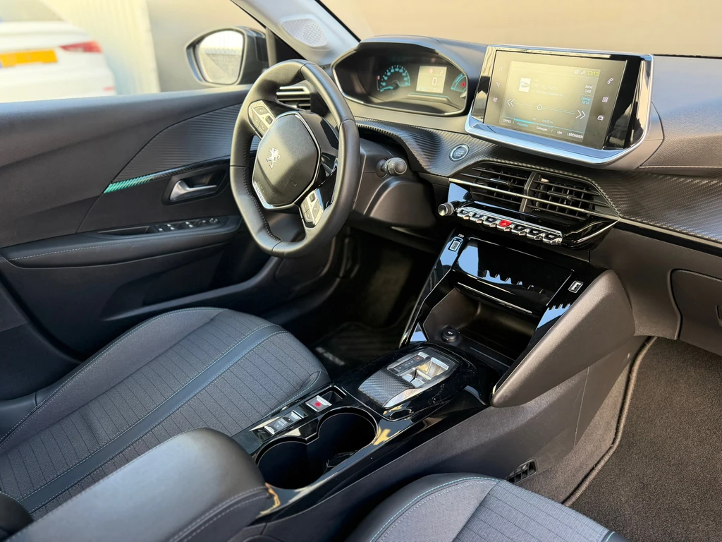 Peugeot e-208 – foto 19