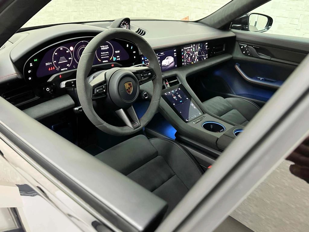 Porsche Taycan – foto 24