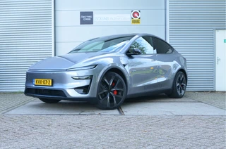 Tesla Model Y – thumbnail 1