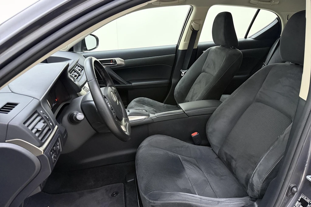 Lexus CT – foto 37