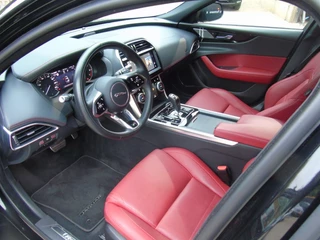 Jaguar XE – thumbnail 23