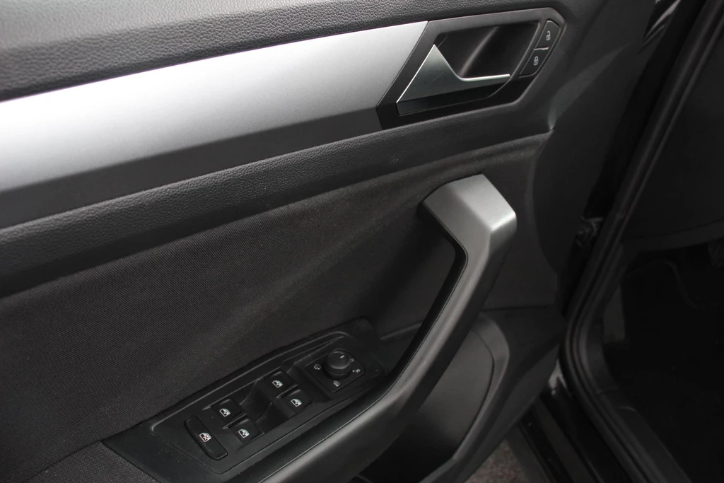 Volkswagen T-Roc – foto 13