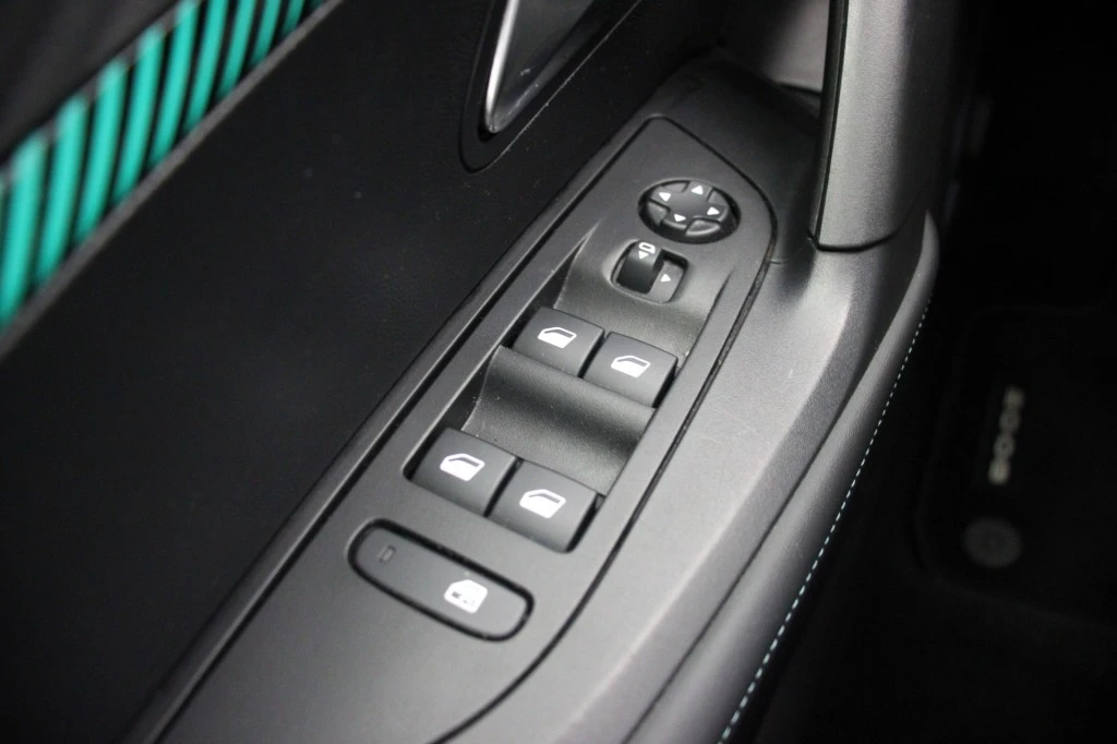 Peugeot e-2008 – foto 32