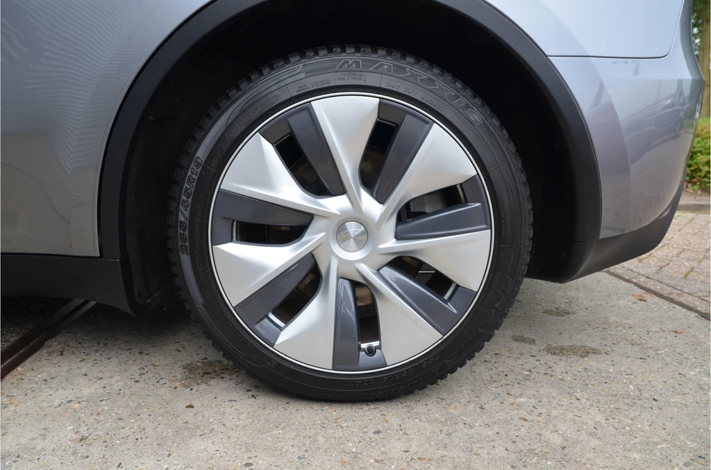 Tesla Model Y – foto 36