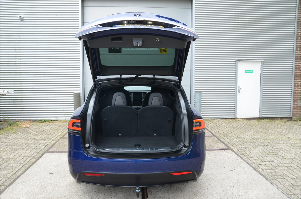 Tesla Model X – foto 37