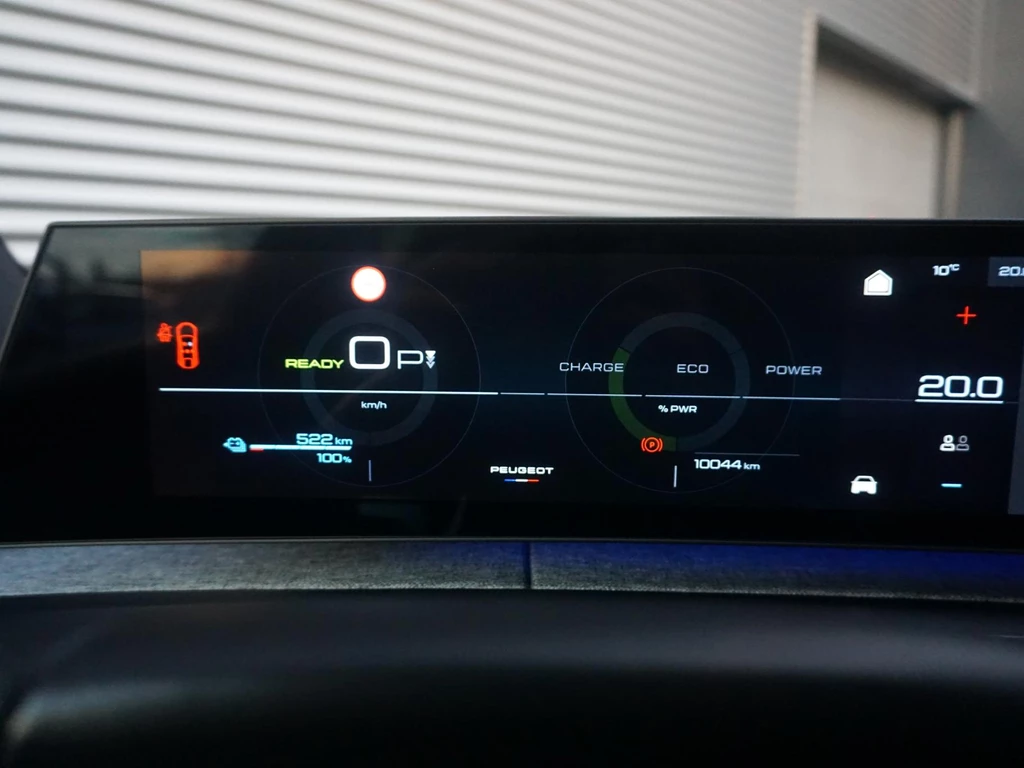 Peugeot e-3008 – foto 18